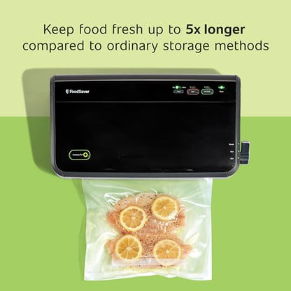 FoodSaver Vacuum Sealer Machine, Automatic Bag Detection, Sous Vide Friendly, with sealer bags, roll, handheld vacuum sealer, black